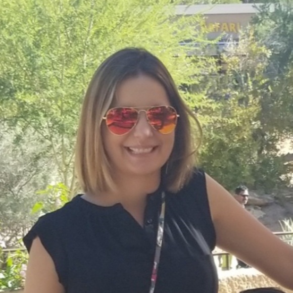 Meet your Posher, Jules . - Picture 2 of 8